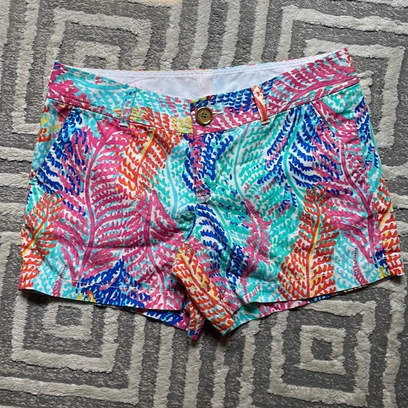 Lilly Pulitzer Pants - Lily Pulitzer Callahan size 8 shorts.